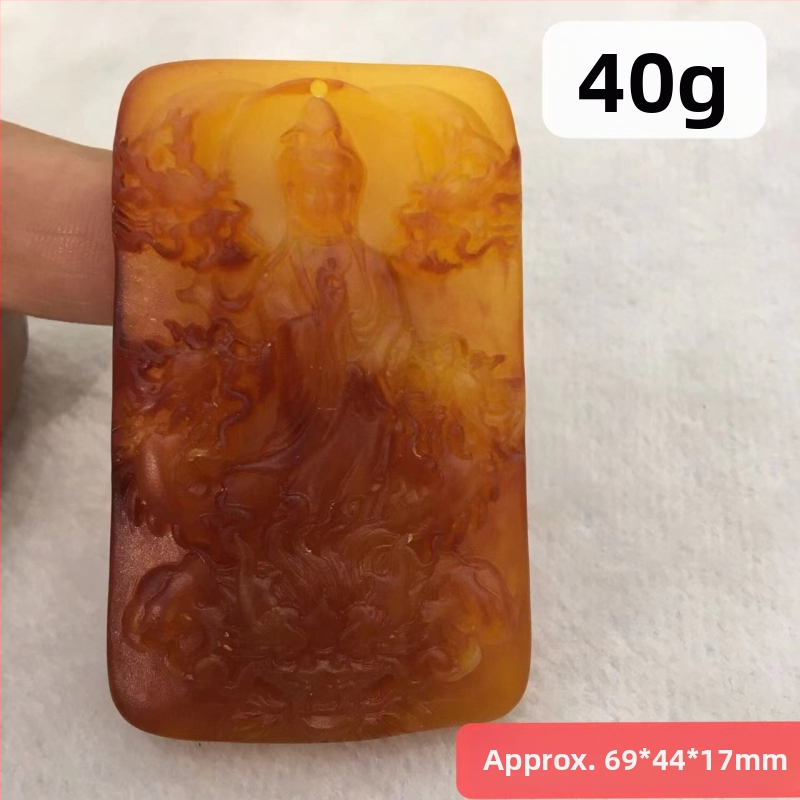 Μενταγιόν από κεχριμπάρι, γλυπτό, συνθετικό κεχριμπάρι, μοντέρνος μινιμαλισμός, διαύγεια VVS