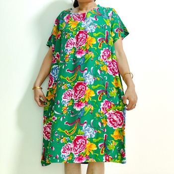 Flóra šaty z bavlno-saténovej látky, midi dĺžka, krátke rukávy, kruhový výstrih, ľahké a voľné