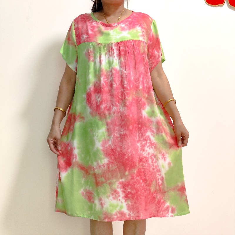 Flóra šaty z bavlno-saténovej látky, midi dĺžka, krátke rukávy, kruhový výstrih, ľahké a voľné