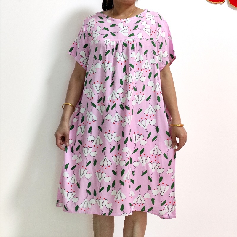 Flóra šaty z bavlno-saténovej látky, midi dĺžka, krátke rukávy, kruhový výstrih, ľahké a voľné