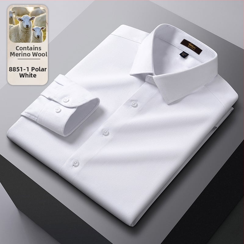 Cămașă din lână, în dungi, guler ascuțit, mâneci lungi, croială lejeră.