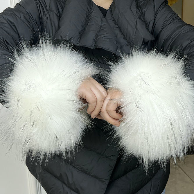 Gyerekeknek készült gyapjú parkas kabát műszőrme gallérral (tavasz 2023)