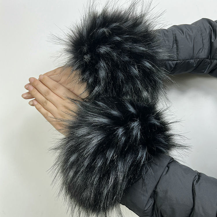 Gyerekeknek készült gyapjú parkas kabát műszőrme gallérral (tavasz 2023)