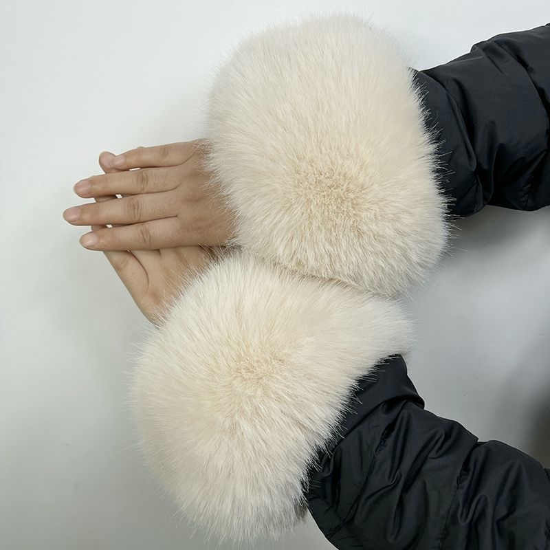 Gyerekeknek készült gyapjú parkas kabát műszőrme gallérral (tavasz 2023)