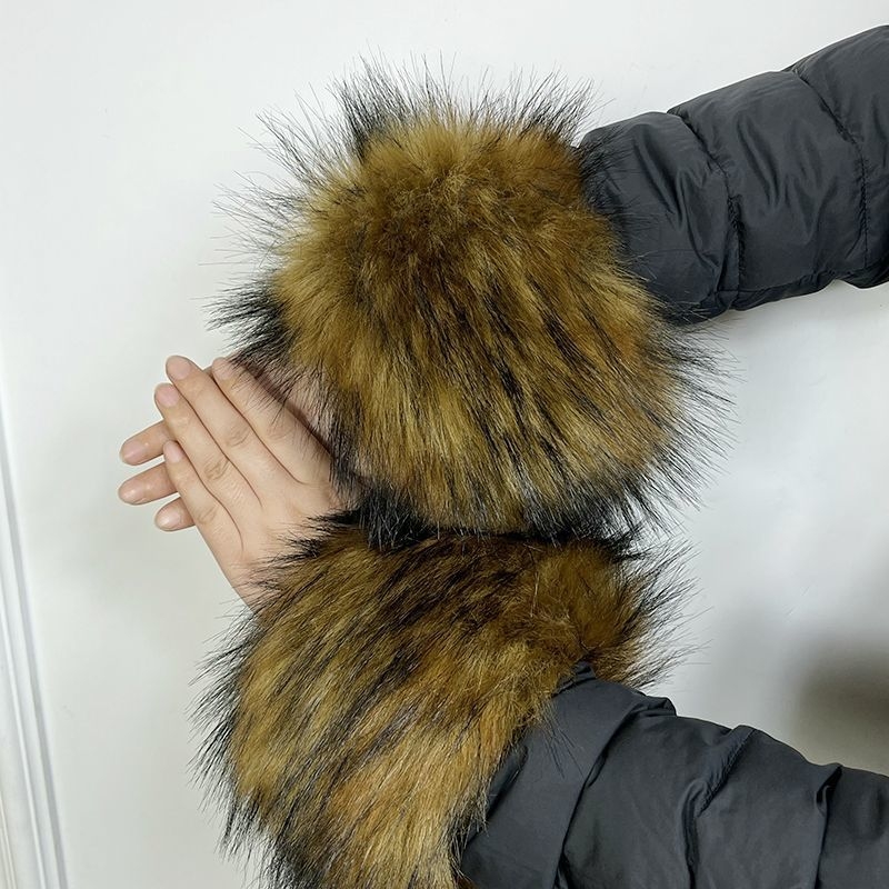 Gyerekeknek készült gyapjú parkas kabát műszőrme gallérral (tavasz 2023)