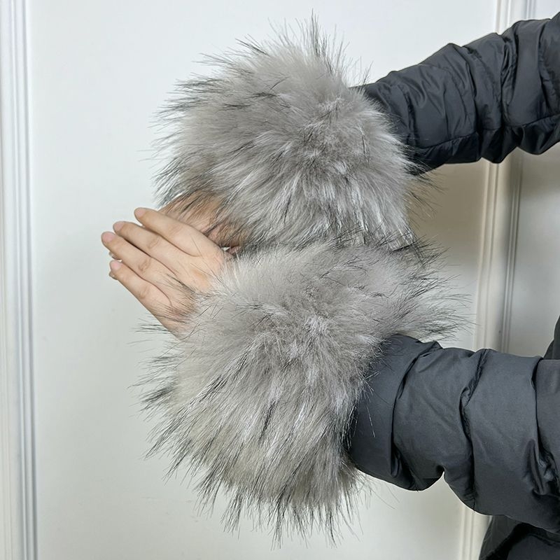 Gyerekeknek készült gyapjú parkas kabát műszőrme gallérral (tavasz 2023)