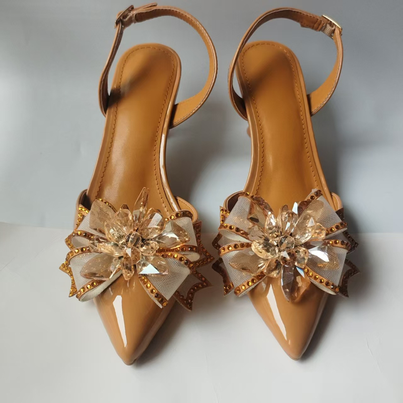 Pantofi dama cu cristale, cataramă, vârf ascuțit, toc tip pană 3–6 cm, partea superioară din piele naturală + plasă