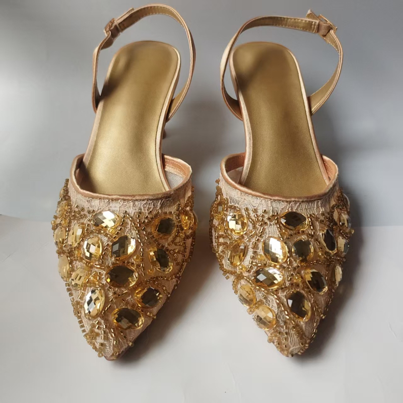 Pantofi dama cu cristale, cataramă, vârf ascuțit, toc tip pană 3–6 cm, partea superioară din piele naturală + plasă