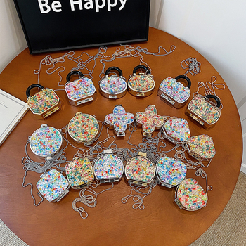 Ακρυλική χιαστί τσάντα, κυκλικό σχήμα, αστικός μινιμαλισμός, κλείσιμο με κλειδαριά, μονοϊμάντας