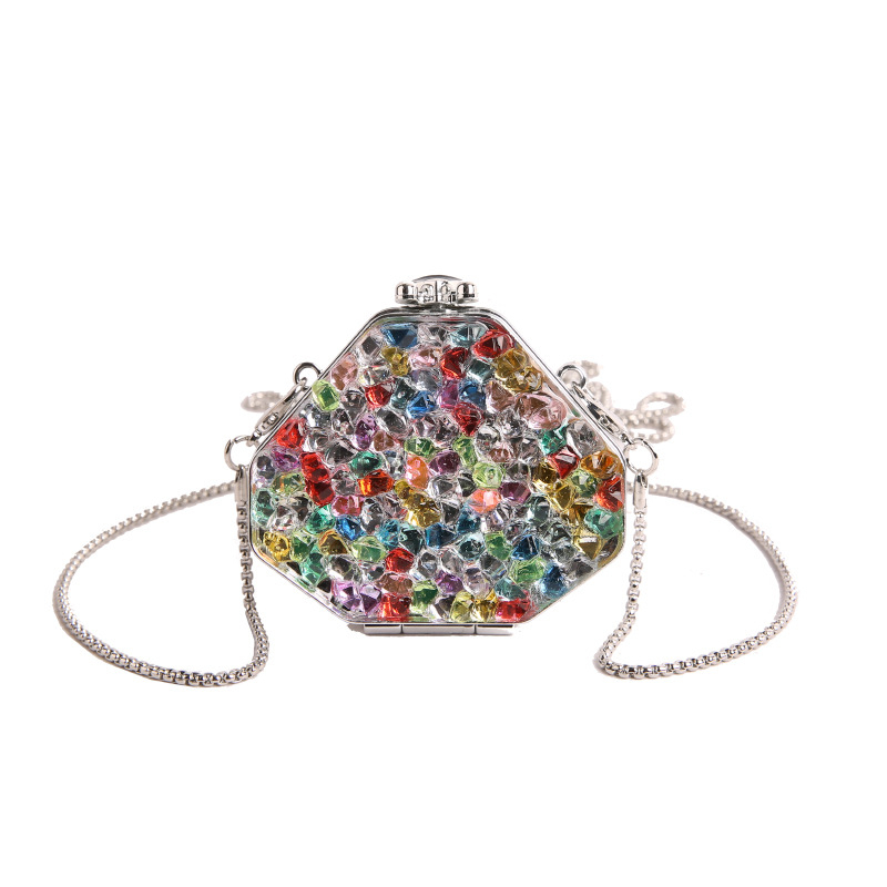 Ακρυλική χιαστί τσάντα, κυκλικό σχήμα, αστικός μινιμαλισμός, κλείσιμο με κλειδαριά, μονοϊμάντας