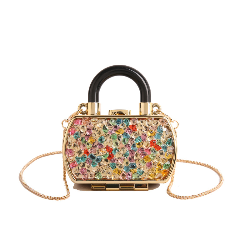 Ακρυλική χιαστί τσάντα, κυκλικό σχήμα, αστικός μινιμαλισμός, κλείσιμο με κλειδαριά, μονοϊμάντας