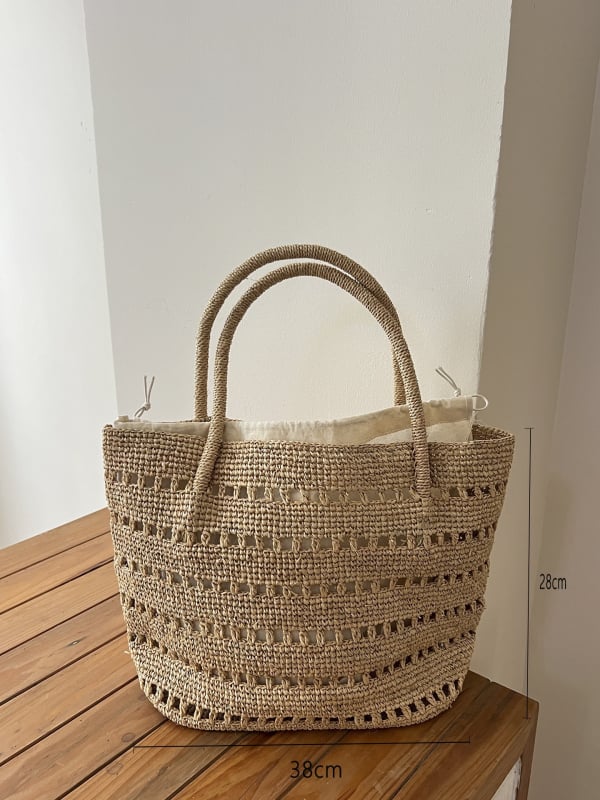 Taška zo rafie trávy, vzhľad koša, vnútorné vrecko, jar 2025 uvedenie, na každodenné použitie