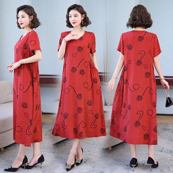 Potlačené šaty z bavlno-saténovej zmesi s viskózou 50–70%, stredná dĺžka, voľný pás, okrúhly výstrih, krátke rukávy