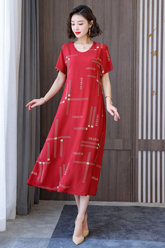 Potlačené šaty z bavlno-saténovej zmesi s viskózou 50–70%, stredná dĺžka, voľný pás, okrúhly výstrih, krátke rukávy