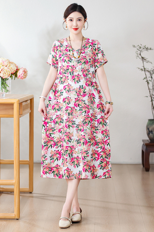 Potlačené šaty z bavlno-saténovej zmesi s viskózou 50–70%, stredná dĺžka, voľný pás, okrúhly výstrih, krátke rukávy