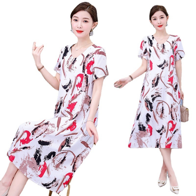 Potlačené šaty z bavlno-saténovej zmesi s viskózou 50–70%, stredná dĺžka, voľný pás, okrúhly výstrih, krátke rukávy