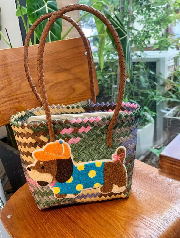 Πλεκτή PVC τσάντα χεριού, οβάλ παραλιακή τσάντα με ανοιχτή τσέπη, φρέσκο και γλυκό στυλ, PP επένδυση, καλοκαίρι 2024