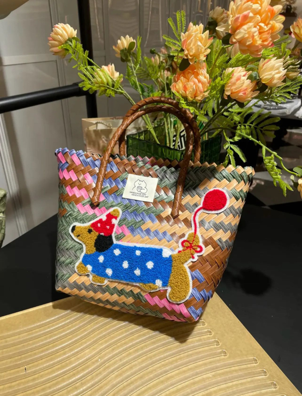 Πλεκτή PVC τσάντα χεριού, οβάλ παραλιακή τσάντα με ανοιχτή τσέπη, φρέσκο και γλυκό στυλ, PP επένδυση, καλοκαίρι 2024