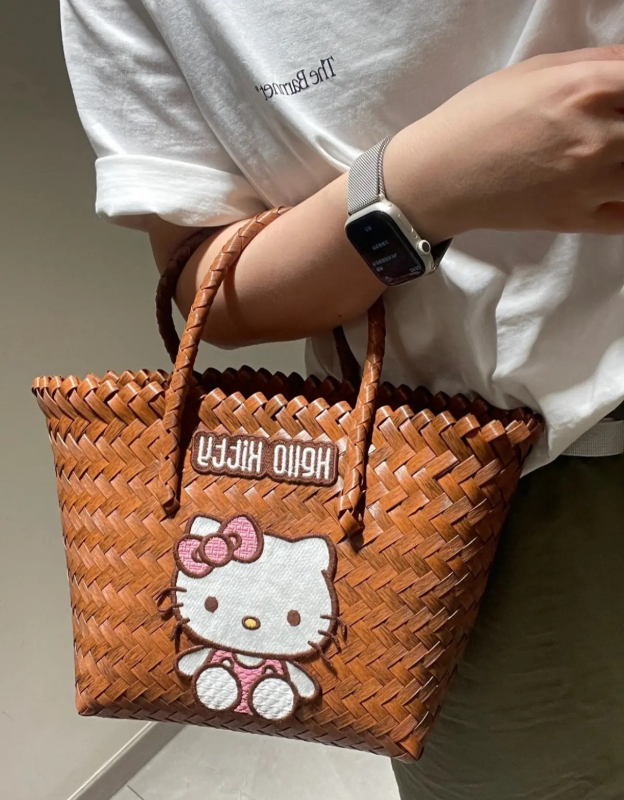 Πλεκτή PVC τσάντα χεριού, οβάλ παραλιακή τσάντα με ανοιχτή τσέπη, φρέσκο και γλυκό στυλ, PP επένδυση, καλοκαίρι 2024