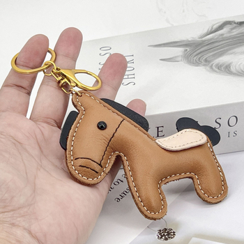 Pandantiv pentru geantă din piele naturală – stil urban minimalist, imprimeu animal, rezistent la uzură