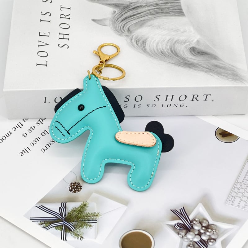 Pandantiv pentru geantă din piele naturală – stil urban minimalist, imprimeu animal, rezistent la uzură