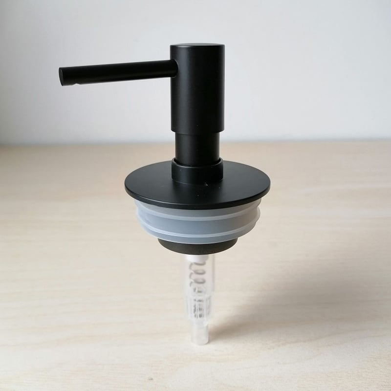 Бутилка за дезинфектант с ръчна помпа, пластмасова, дюза с силиконово уплътнение, модерен минималистичен стил, електроплакиране