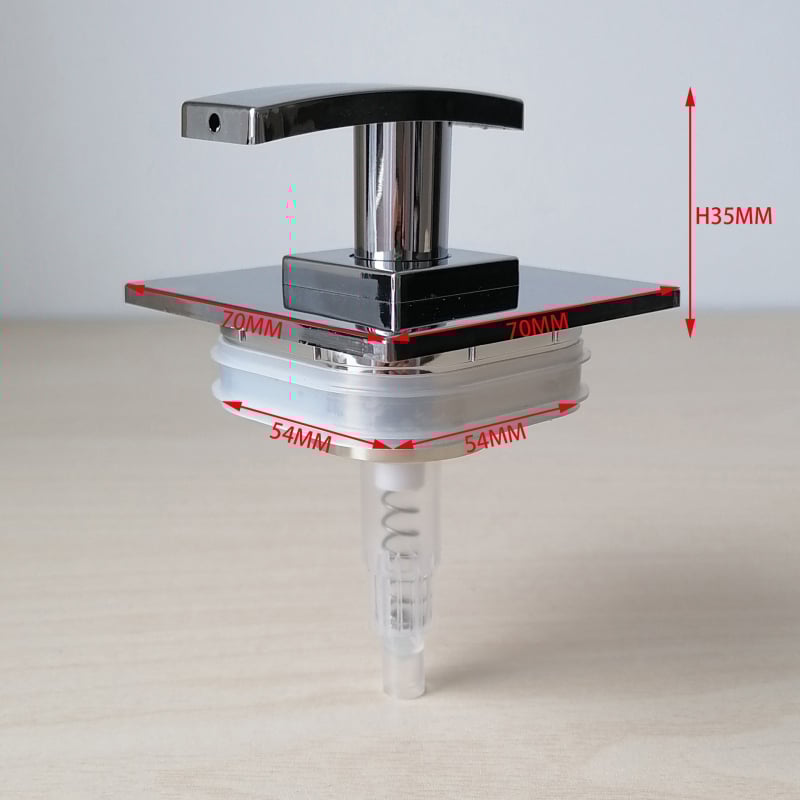 Бутилка за дезинфектант с ръчна помпа, пластмасова, дюза с силиконово уплътнение, модерен минималистичен стил, електроплакиране