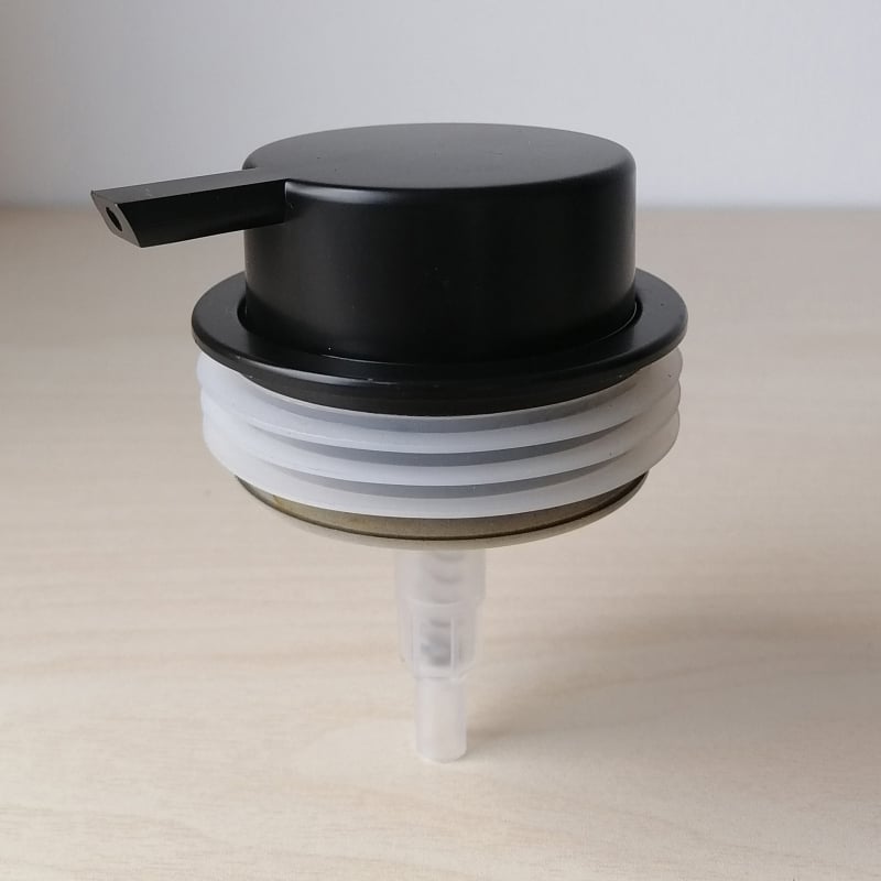 Бутилка за дезинфектант с ръчна помпа, пластмасова, дюза с силиконово уплътнение, модерен минималистичен стил, електроплакиране