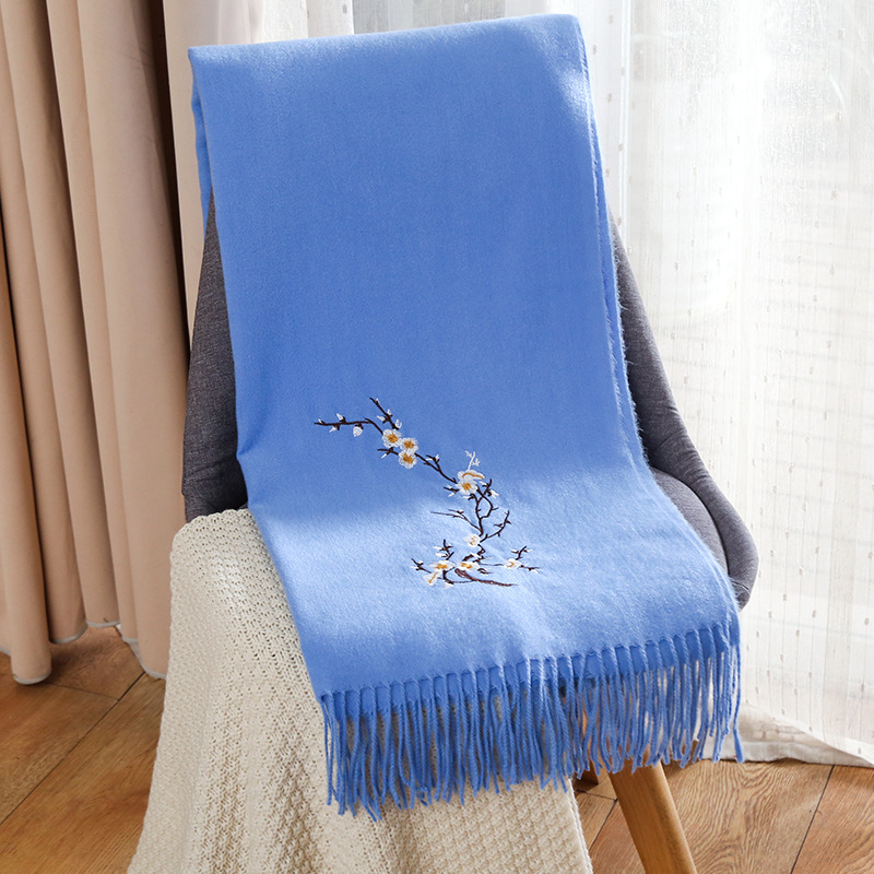 Imitált kasmírsál hímzéssel – szilva virág minta, warp szövés, meleg, téglalap alakú