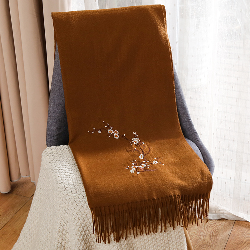 Imitált kasmírsál hímzéssel – szilva virág minta, warp szövés, meleg, téglalap alakú