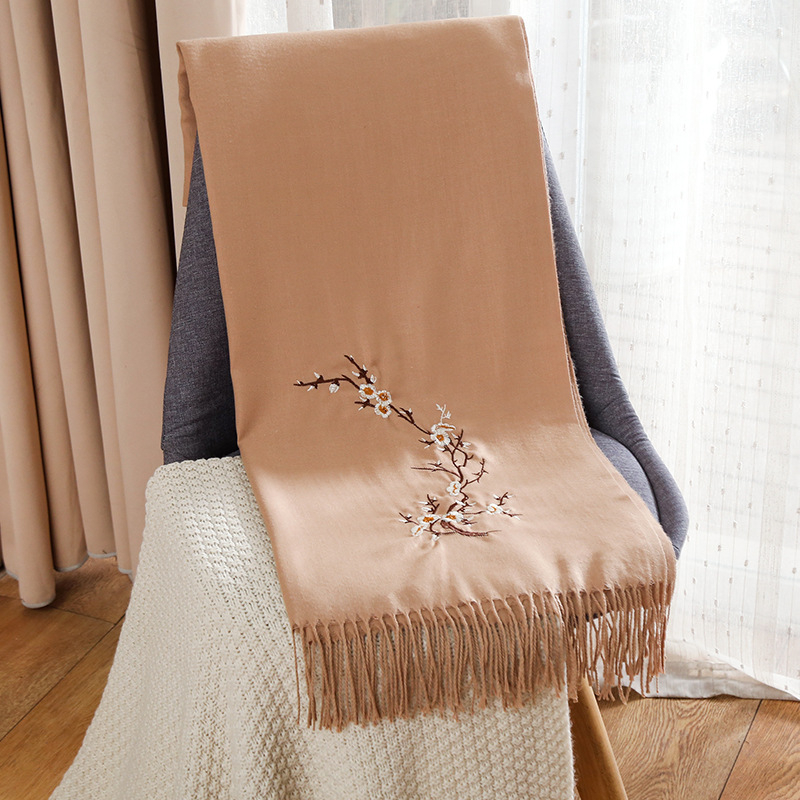 Imitált kasmírsál hímzéssel – szilva virág minta, warp szövés, meleg, téglalap alakú