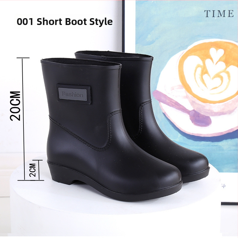 Γυναικείες γαλότσες βροχής από PVC με ψηλό άνω μέρος, χαμηλό τακούνι 1–3 cm, ενισχυμένη κατασκευή, μοτίβο με γράμματα