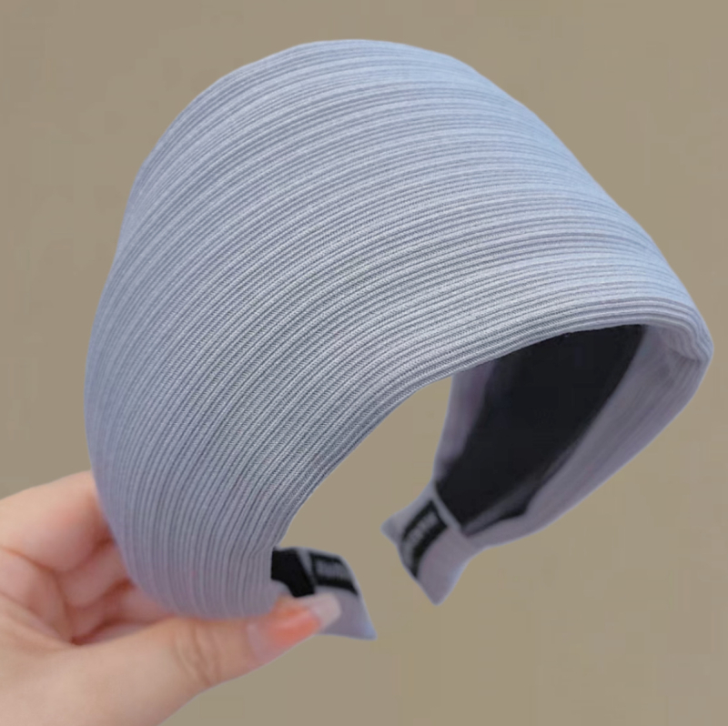 Bandă pentru cap pentru femei — design premium cu margine largă, lucrată manual, stil simplu, iarnă 2025