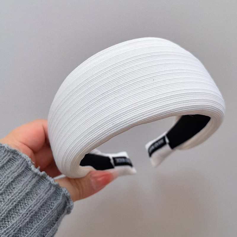 Bandă pentru cap pentru femei — design premium cu margine largă, lucrată manual, stil simplu, iarnă 2025