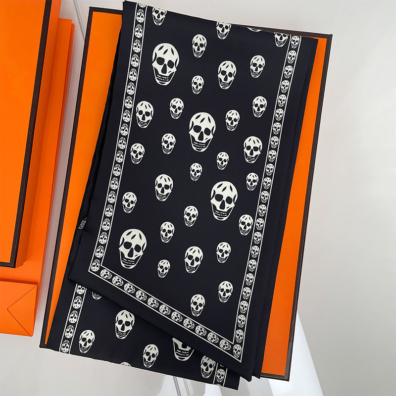 Halloween koponyás dekoratív sál twill selyemből, twill szövés, stílus: punk, niša — márka Jane Eyre Silk Edge