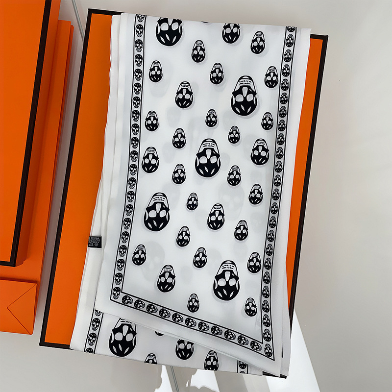 Halloween koponyás dekoratív sál twill selyemből, twill szövés, stílus: punk, niša — márka Jane Eyre Silk Edge