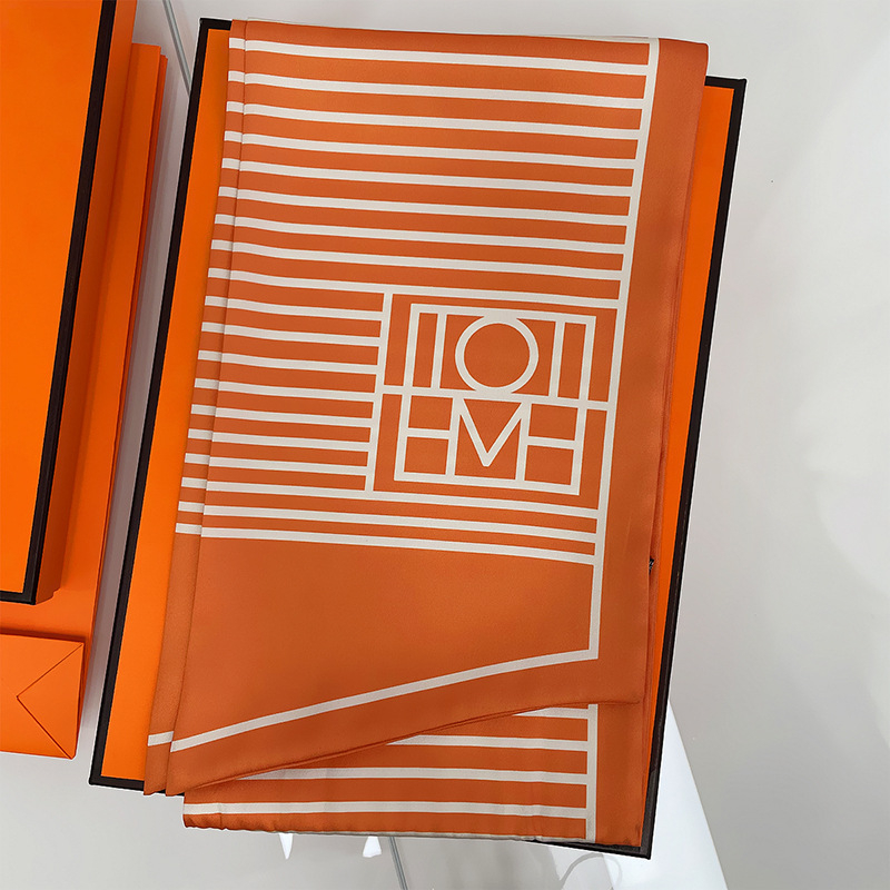 Halloween koponyás dekoratív sál twill selyemből, twill szövés, stílus: punk, niša — márka Jane Eyre Silk Edge