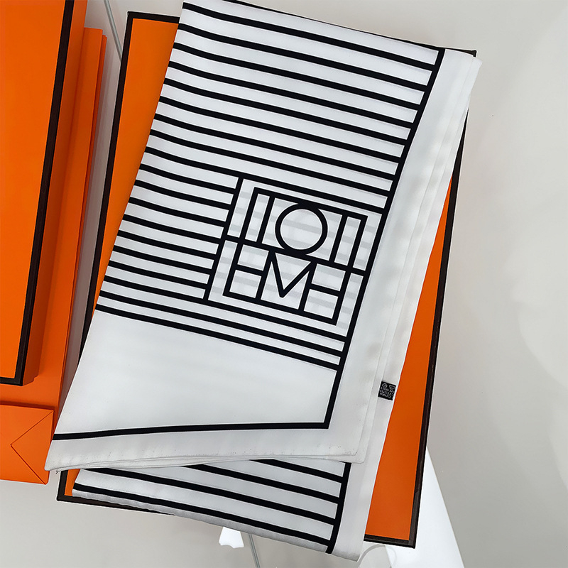 Halloween koponyás dekoratív sál twill selyemből, twill szövés, stílus: punk, niša — márka Jane Eyre Silk Edge