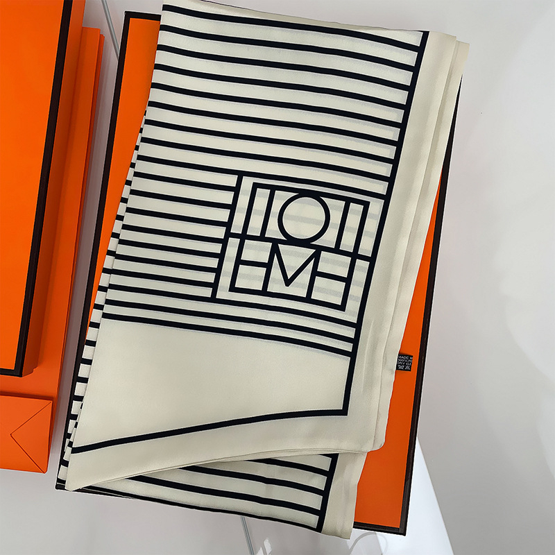 Halloween koponyás dekoratív sál twill selyemből, twill szövés, stílus: punk, niša — márka Jane Eyre Silk Edge