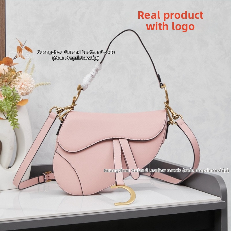 Saddle bag din piele naturală, broderie, închidere cu șnur și cataramă, interior laminat cu fermoar