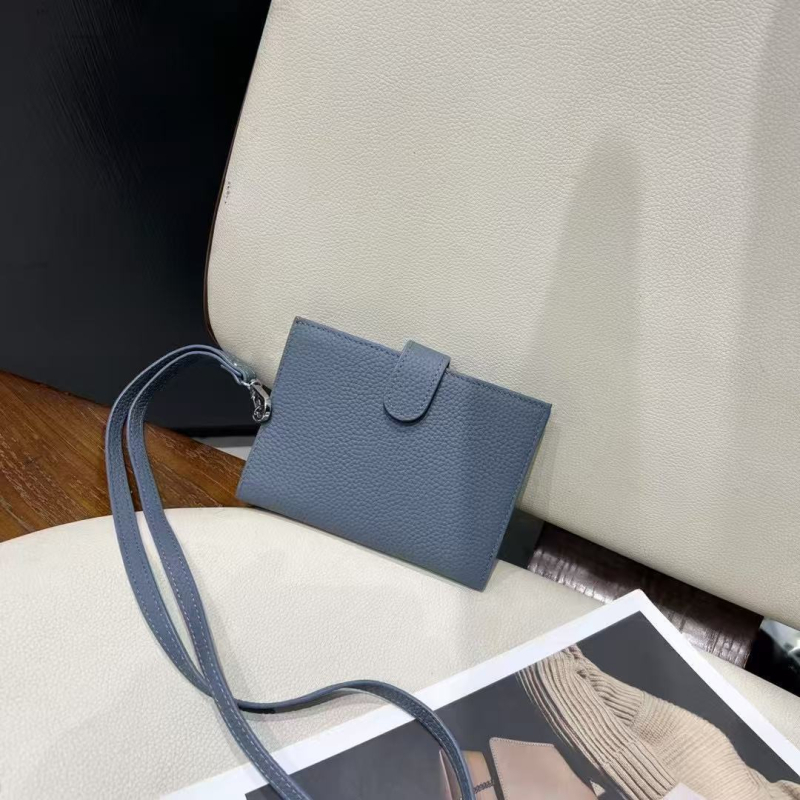 BBYANG Portofel pentru pașaport cu curea pentru gât – Piele naturală, 2 pliuri, Urban Minimalist, Căptușeală poliester-pamuc, Primăvara 2025