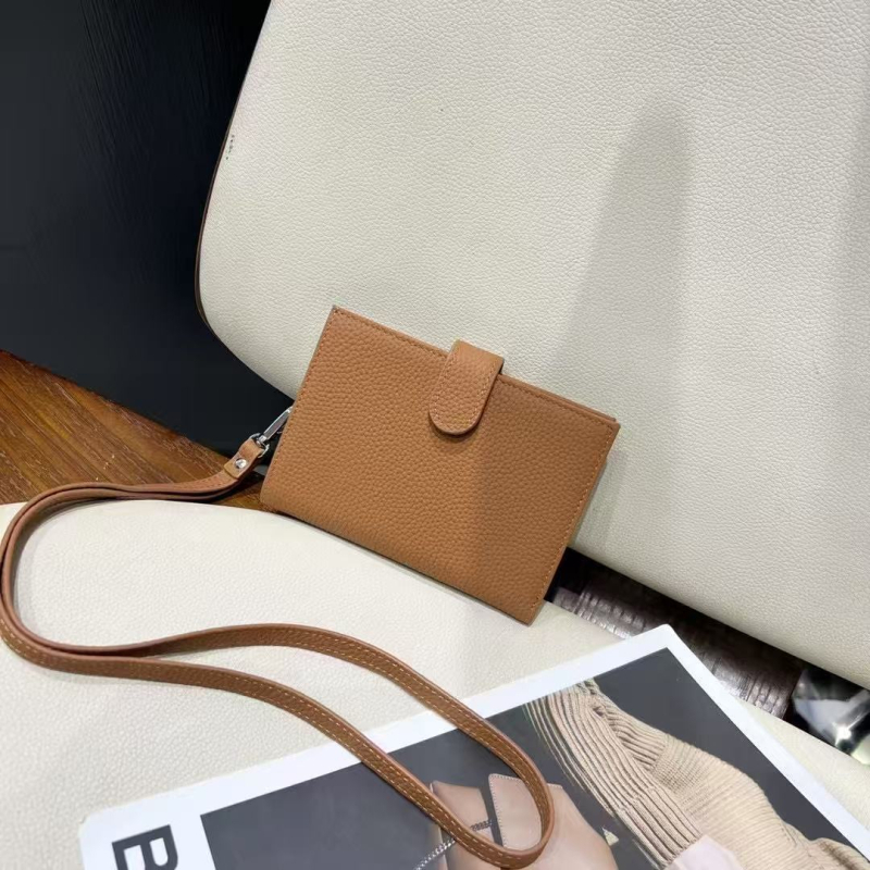 BBYANG Portofel pentru pașaport cu curea pentru gât – Piele naturală, 2 pliuri, Urban Minimalist, Căptușeală poliester-pamuc, Primăvara 2025