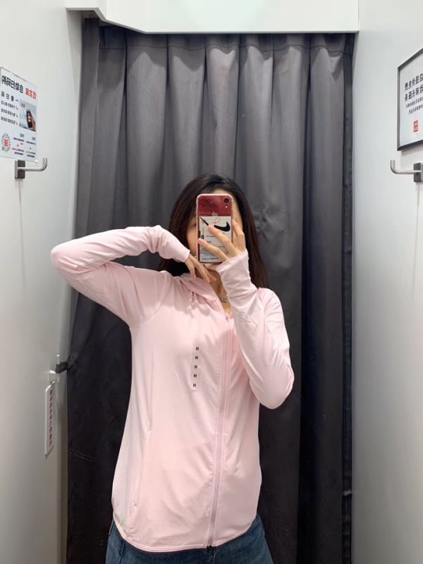 Ženski UV-zaštitni mrežasti kardigan s kapuljačom i zatvaračem, tanak ljeto, dugi rukavi, 70–80% poliester, poliester vlakna, organska pamuk — Ljeto 2023