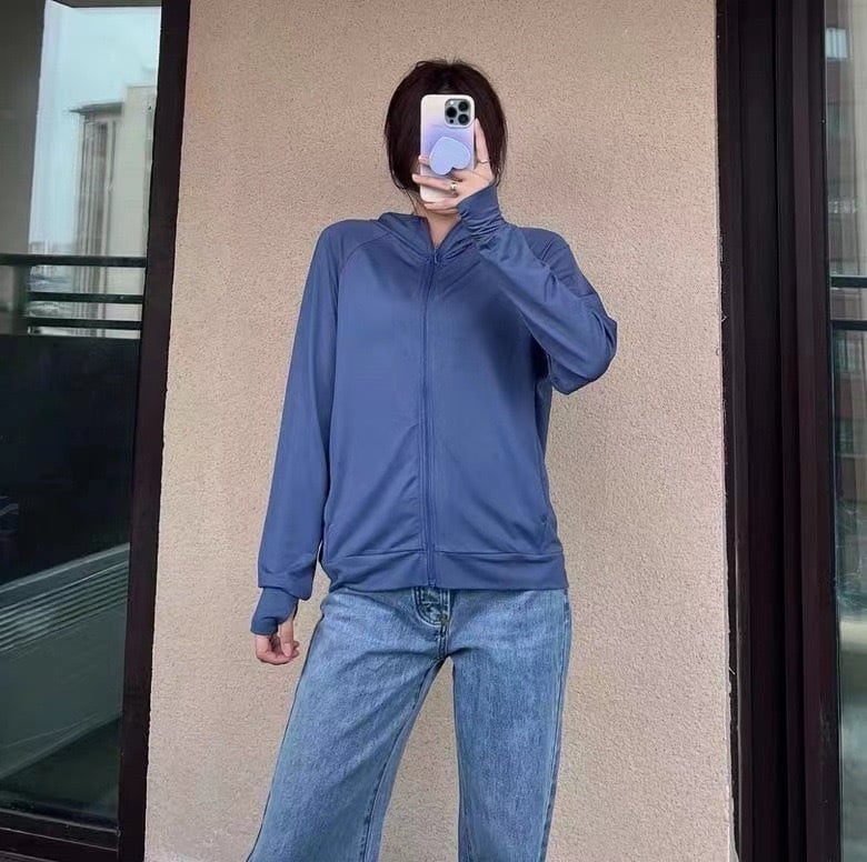 Ženski UV-zaštitni mrežasti kardigan s kapuljačom i zatvaračem, tanak ljeto, dugi rukavi, 70–80% poliester, poliester vlakna, organska pamuk — Ljeto 2023