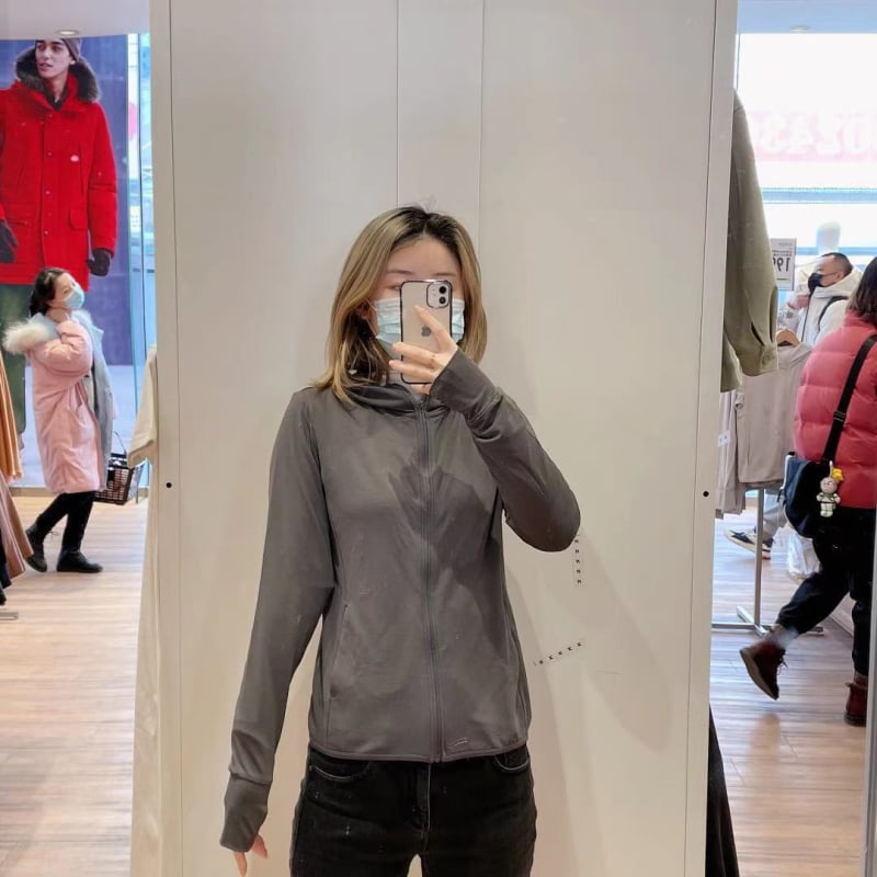 Ženski UV-zaštitni mrežasti kardigan s kapuljačom i zatvaračem, tanak ljeto, dugi rukavi, 70–80% poliester, poliester vlakna, organska pamuk — Ljeto 2023