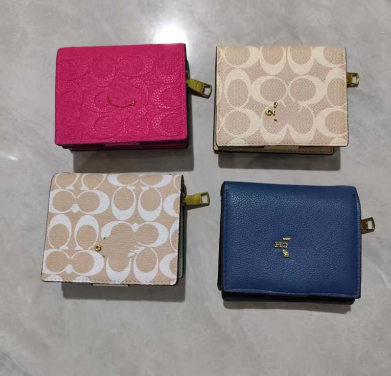 Πορτοφόλι με αλυσίδα και θήκη για κάρτες, PU δέρμα, οριζόντιο τετράγωνο σχήμα, άνοιγμα με καπάκι, εσωτερικός θήκη για έγγραφα και λαμινοποιημένη τσέπη με φερμουάρ, τσάντα με καπάκι, ένα λουρί ώμου, Καλοκαίρι 2024