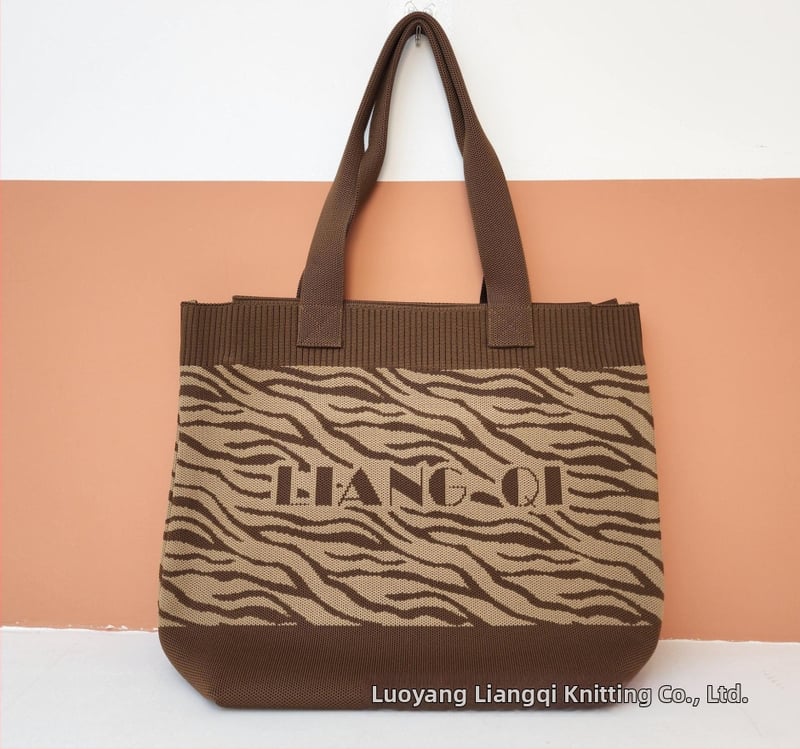 Taška typu bucket ZX — mestský štýl, polyester, zvislá štvorcová silueta, zatváranie šnúrkou, vnútorná kapsa na telefón