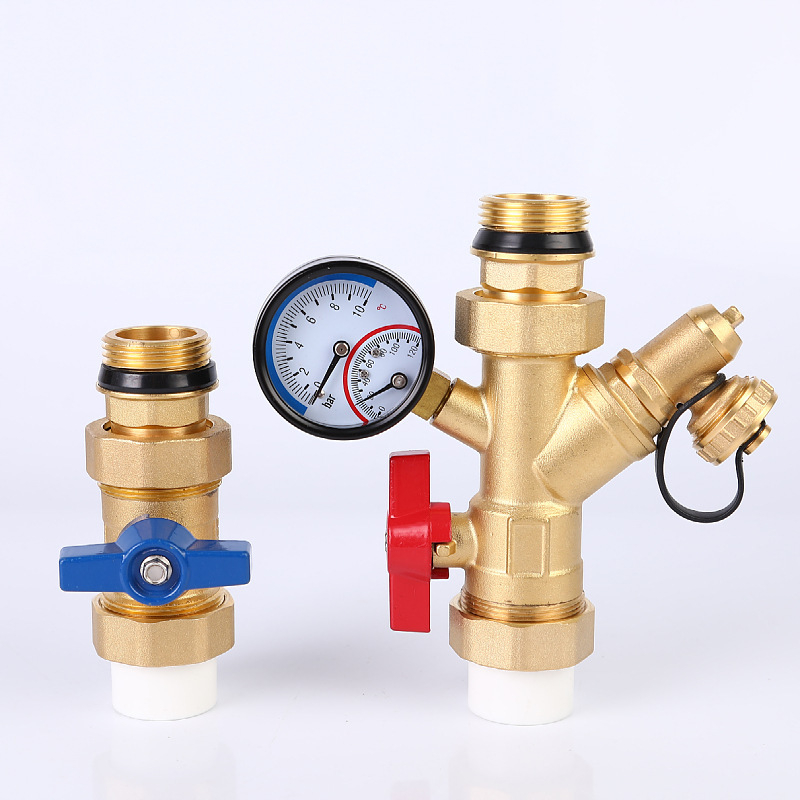 Geotermálny ručný intelligentný integrovaný meďový rozdeľovač vody DF8303 s manuálnym a elektrickým aktuátorom regulácie, závitové pripojenie, prevádzková teplota 5–90°C, hlavný DN25.