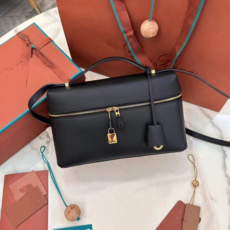 Geantă de mână din piele de vacă, formă orizontală pătrată, închidere cu fermoar, căptușeală velur, buzunar ID