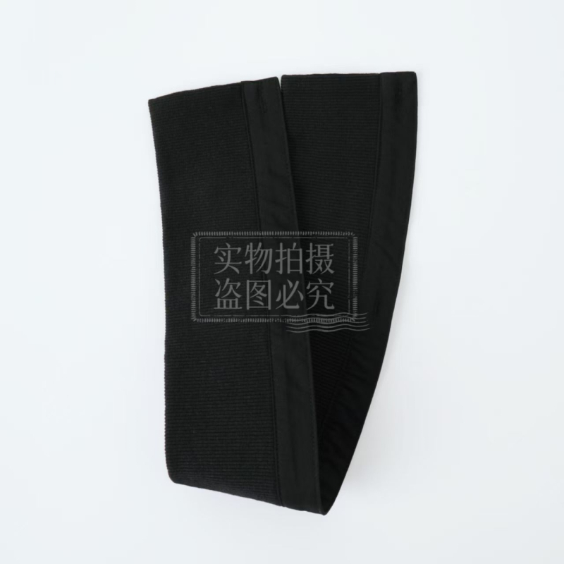 Pufi kabát gallérvédő, levehető menetes kivitel, meleg, cserélhető gallér, uniszex. Anyag: poliészter fonal. Szezon: őszi 2025. Felnőttek